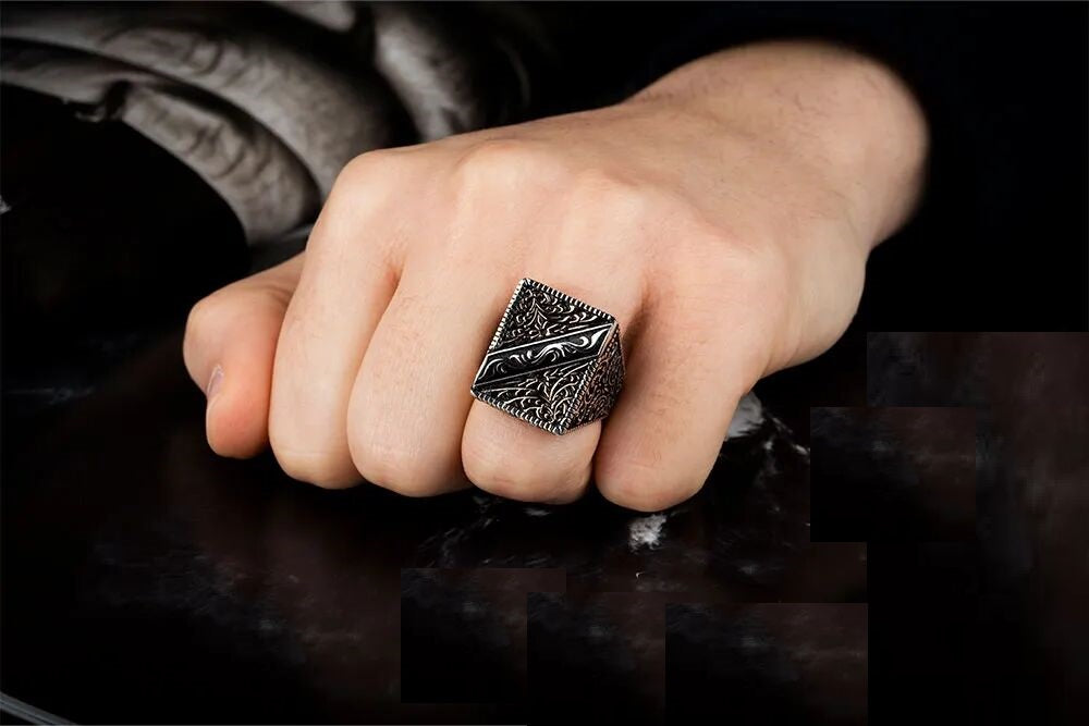 Stoneless Design Rectangle Silver Ring