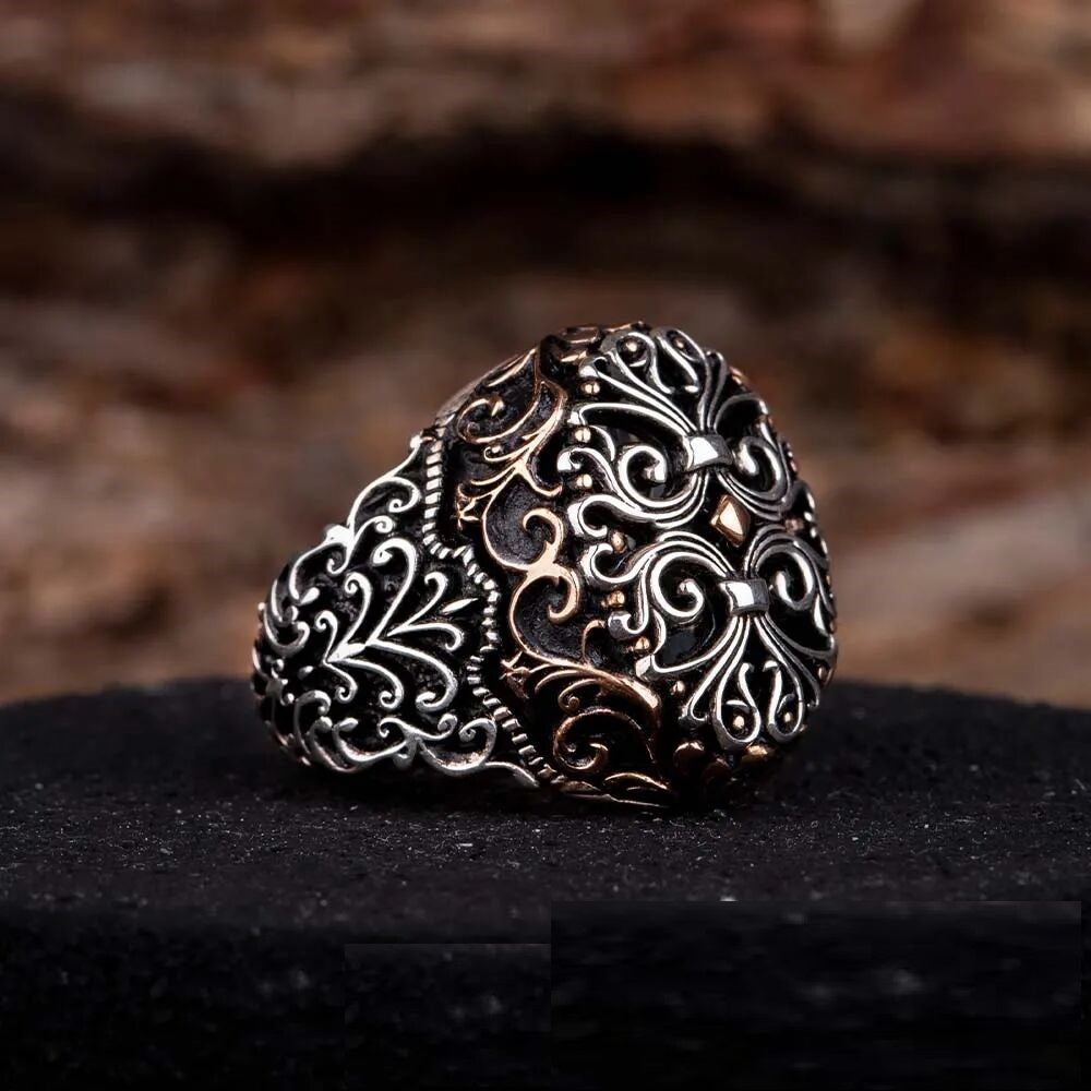 Exclusive Design Stoneless Silver Ring No1