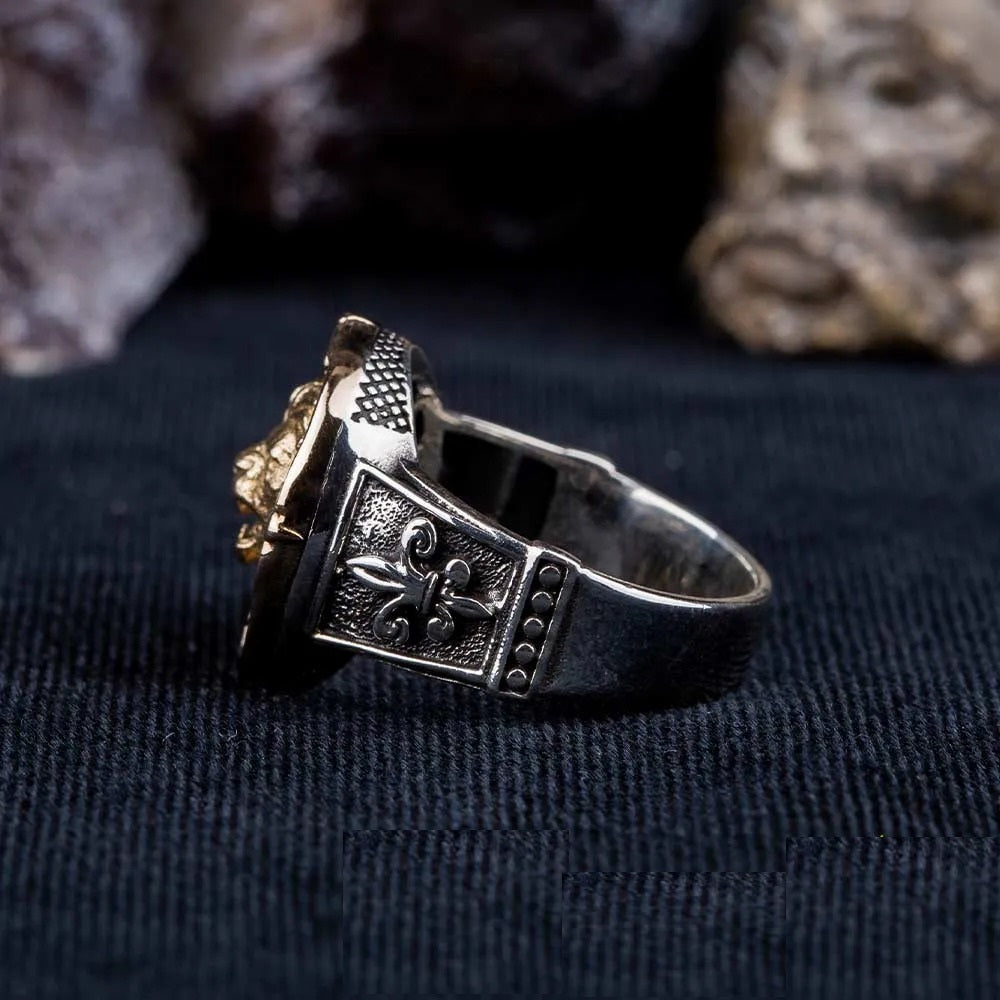 Roaring Lion Head Blue Zircon Detailed Silver Ring