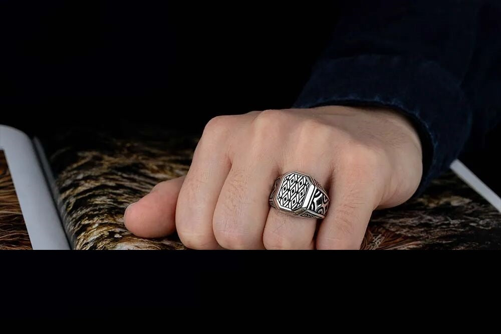 Stoneless Modern Design Silver Ring