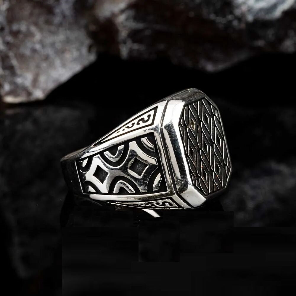 Stoneless Modern Design Silver Ring