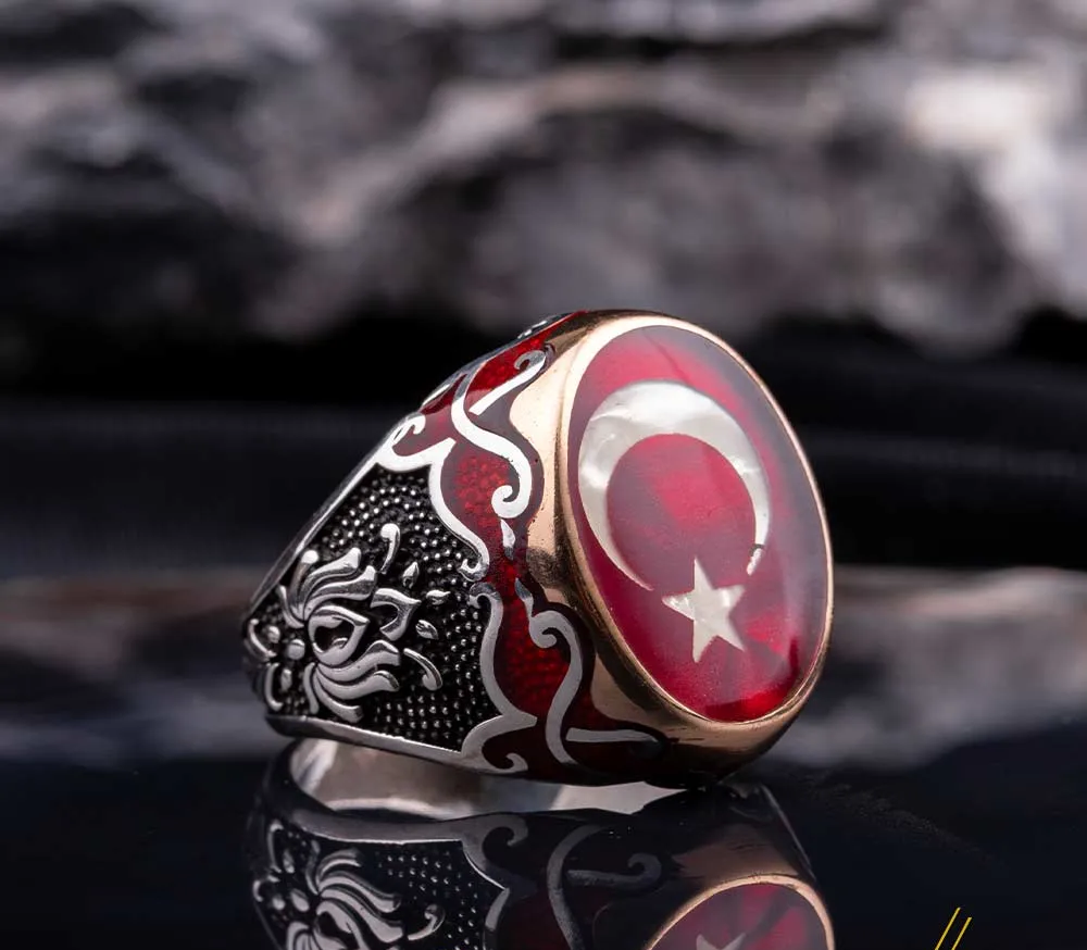 Crescent Star Red Mina Silver Ring