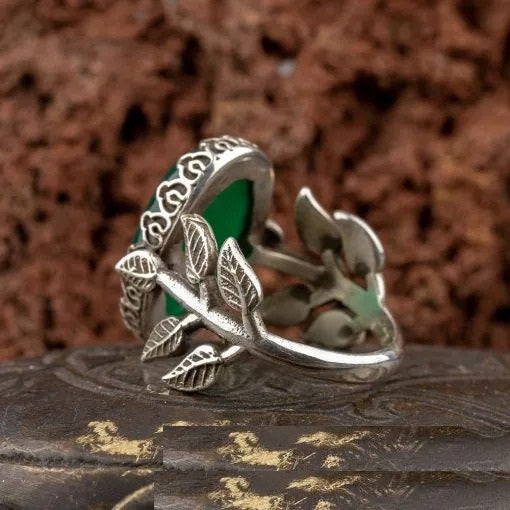 Green Aqeeq D Shape Hand Made Women Flower Ring