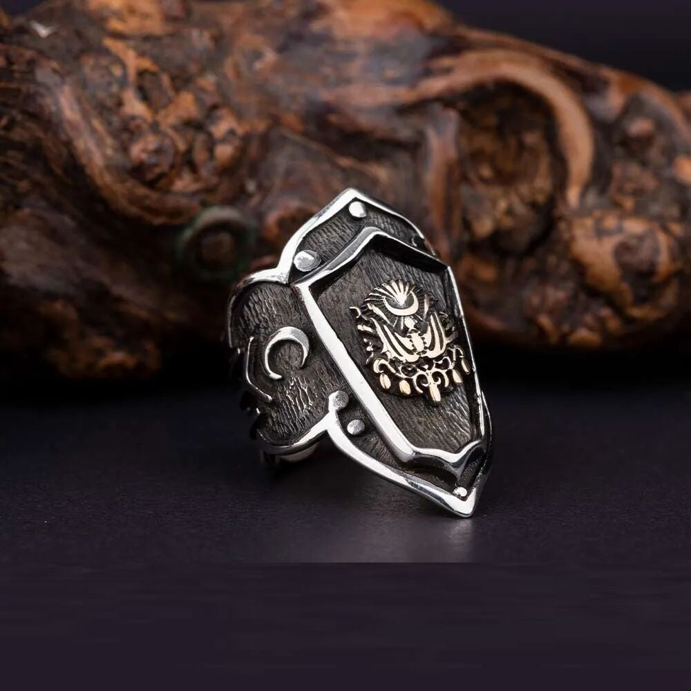 Heritage Collection Adjustable Thumb Ring With Coat of Arms