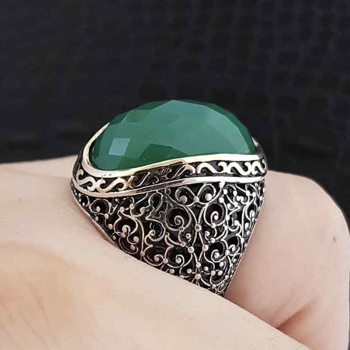 Mens Gorgeous Emerald Stone 925 Sterling Silver Ring